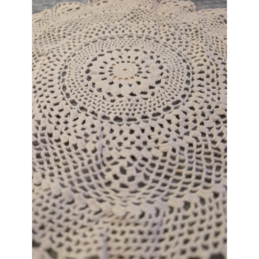 Vintage Ecru‎ Scalloped Doily 12
